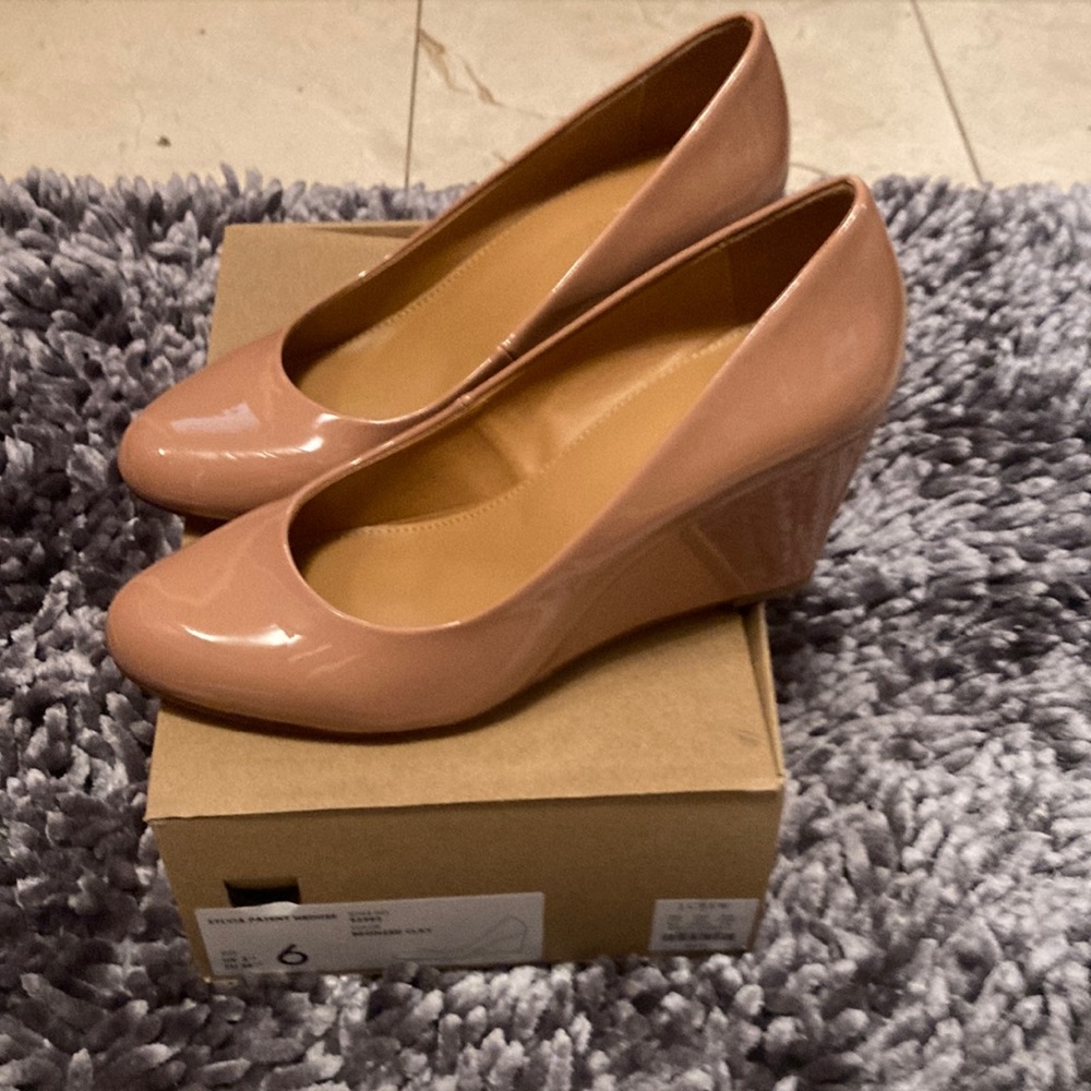 J Crew Factory Sylvia Patent Wedge Size 6